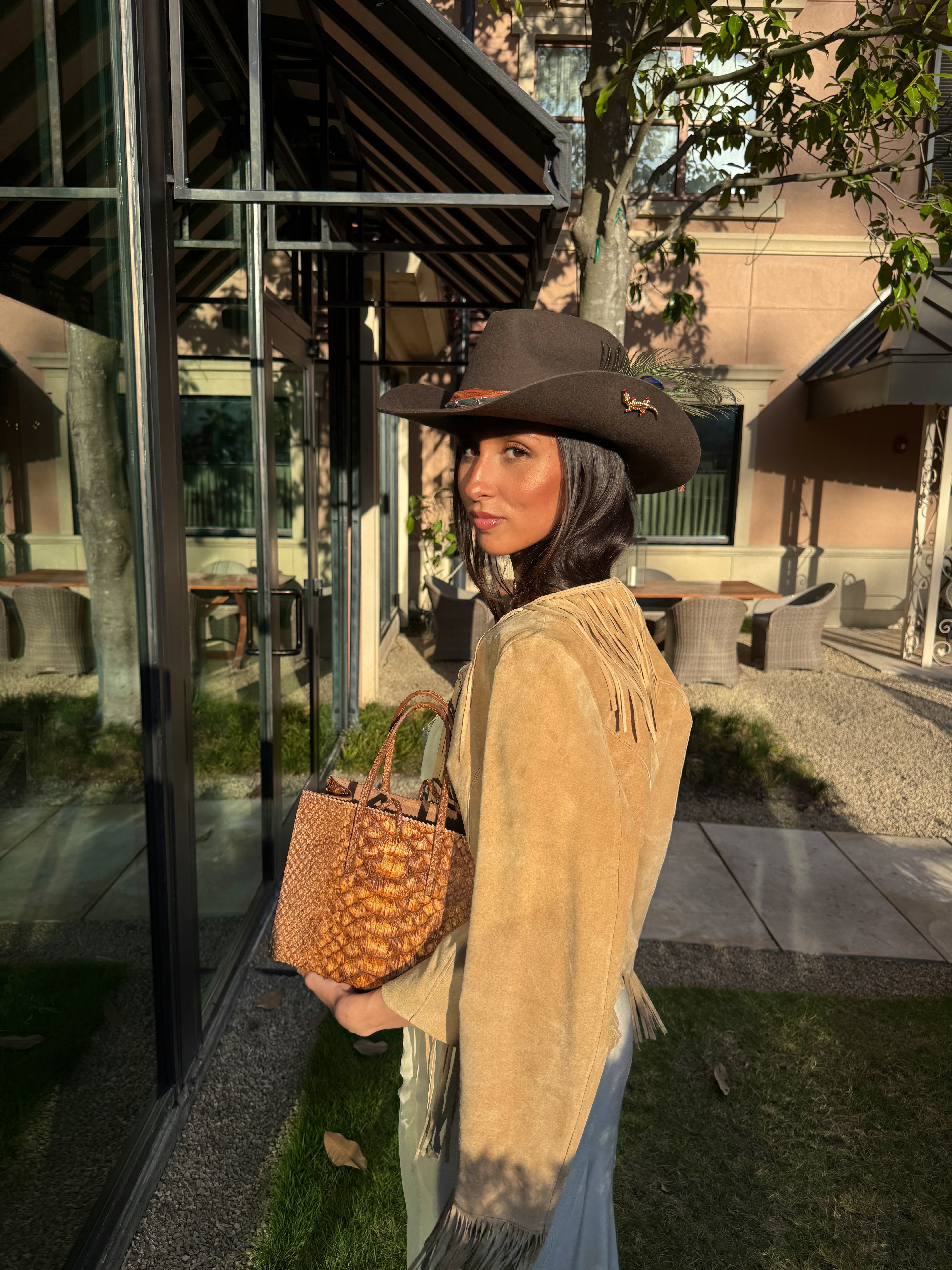 image-text-grid-caption-image